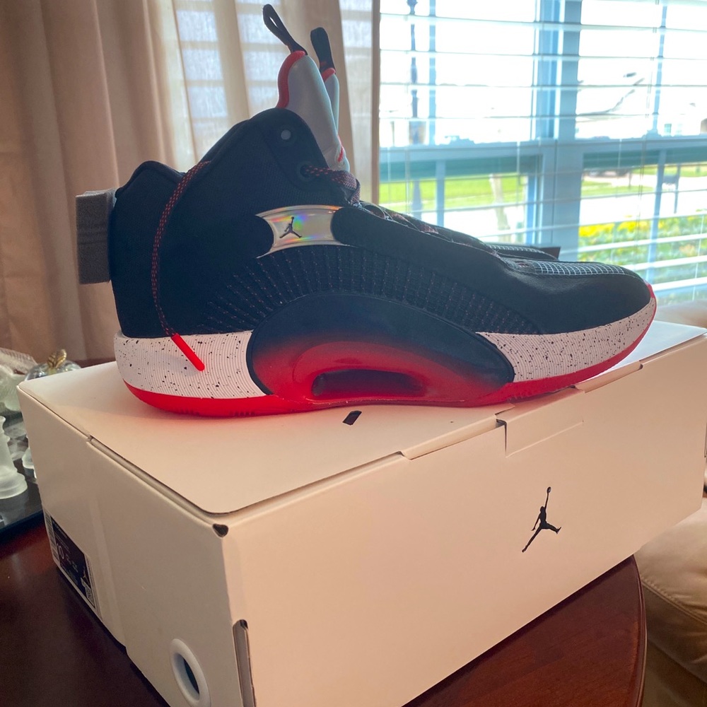 AIR JORDAN XXXV 35 BRED BLACK/RED SIZE 10.